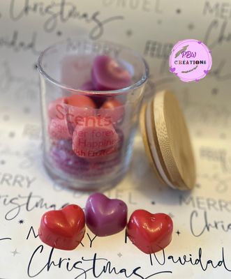 Custom text heart wax melts jar — Jar of heart wax melts featuring any custom wording on the personalised label.