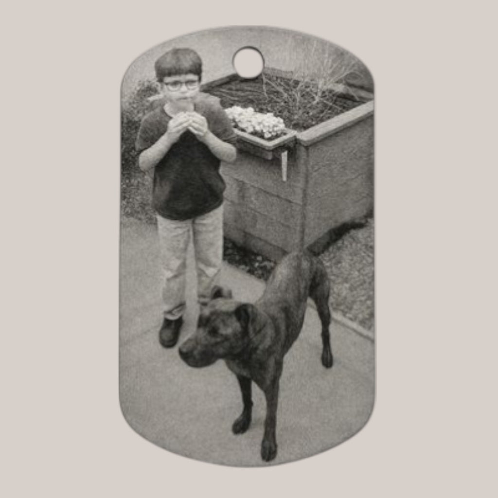 Engraved pet photo tag custom design — Durable aluminium tag featuring a laser‑engraved pet photo and optional custom text.