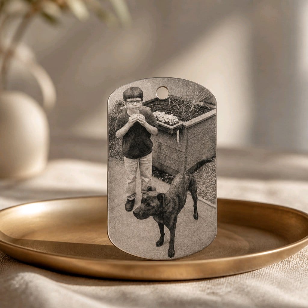 Personalised pet photo aluminium tag — Sleek anodised aluminium tag engraved with your pet’s photo, ideal as an ID tag, keyring charm or keepsake.